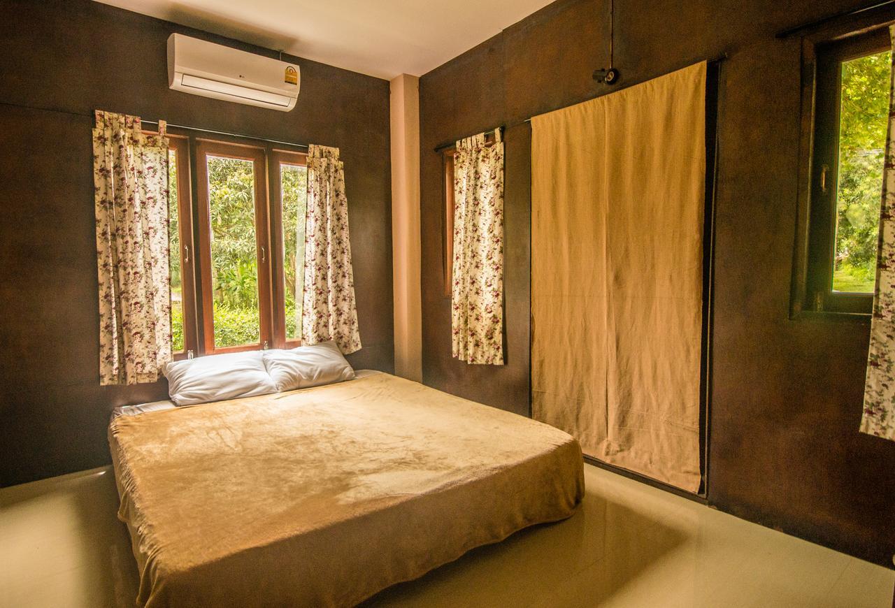 Love Station Hostel Baan Tai Exterior foto