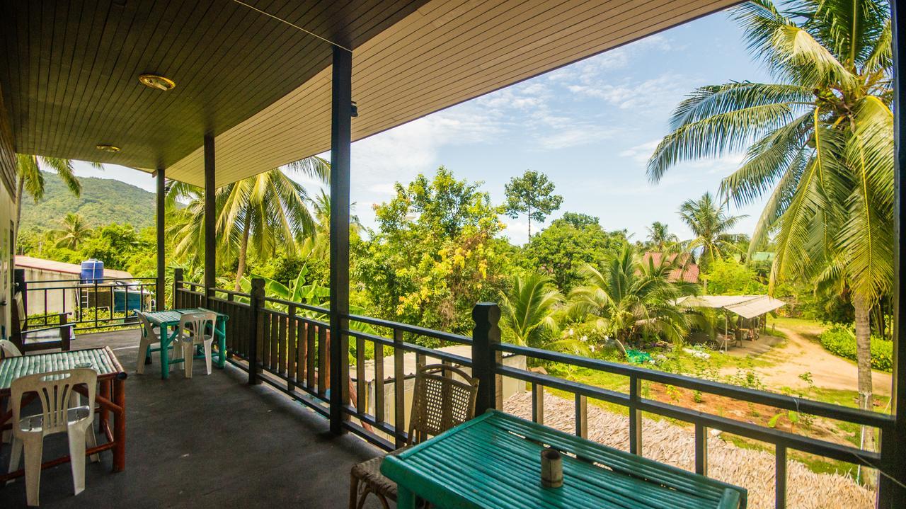 Love Station Hostel Baan Tai Exterior foto