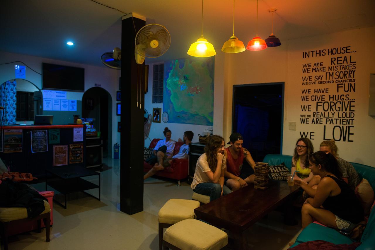 Love Station Hostel Baan Tai Exterior foto